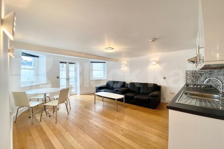  Spacious two bedroom two bathroom apartment on Chapel Market Chapel Market, Angel